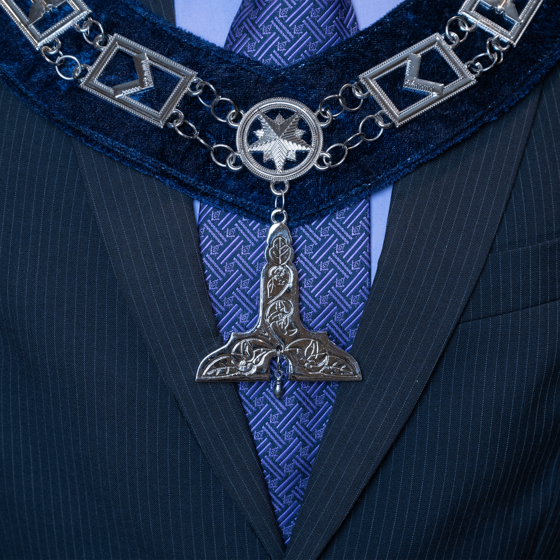 Blue Lodge Senior Warden Masonic Jewel – Authentic Blue Lodge Officer Jewel | Silver-Plated Masonic Regalia for Lodge Installations | Zeebro