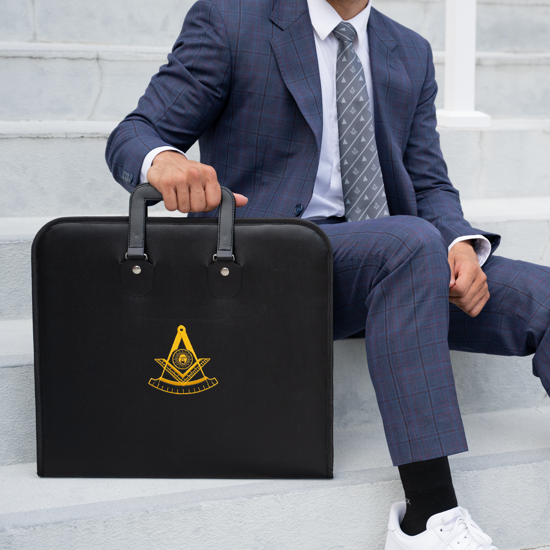 Past Master Apron Case – Black Faux Leather with Oxford Cloth Lining, Machine-Embroidered Symbolism, Elegant Protection & Functional Design