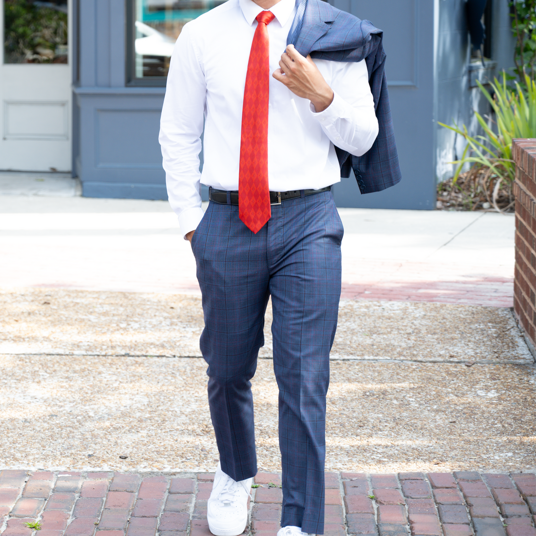 Red Masonic Tie – Elegant Geometric Diamond Pattern with Square & Compass Design